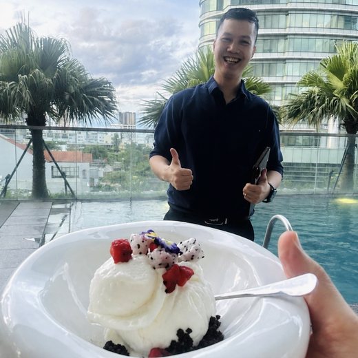 Nothing better than coconut ice cream poolside. Thomas is one of the most outstanding hotel staff members I&rsquo;ve ever met in my travels.