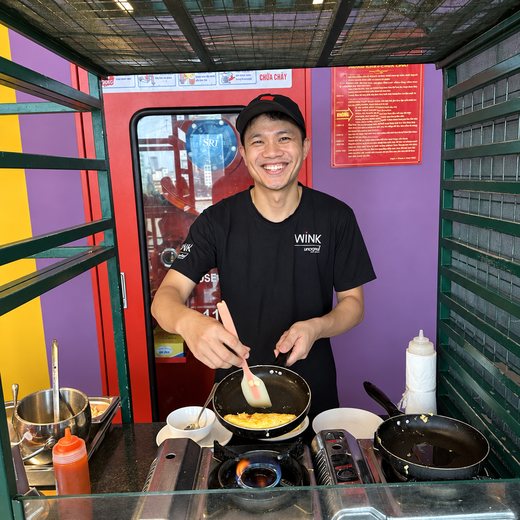 Ninh makes an excellent omelet. You must get one. So friendly too!
